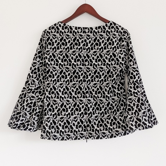 Bell sleeve white and black top - Picture 4 of 4